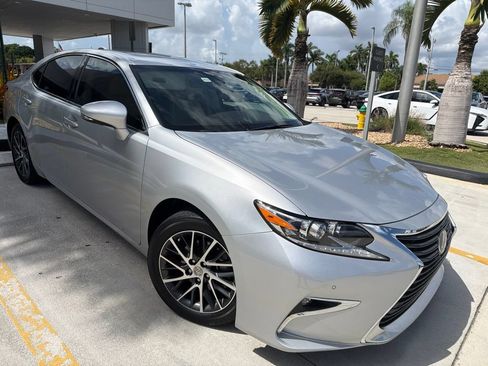 Used 2017 Lexus ES 350 w/ Luxury Package FWD image 10
