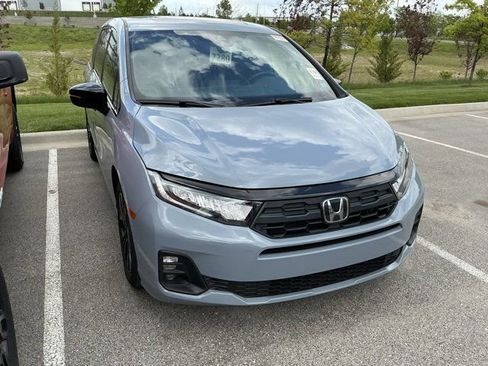 Used 2025 Honda Odyssey Sport-L image 3
