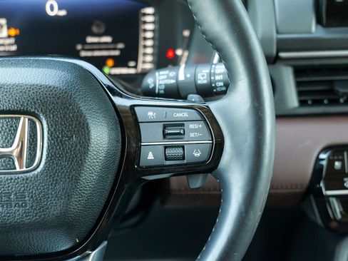 Used 2025 Honda Pilot Elite image 48