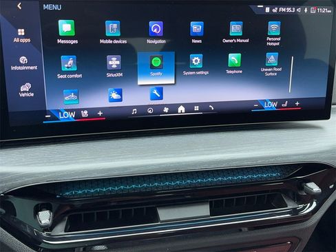 Used 2025 BMW i4 eDrive40 image 24