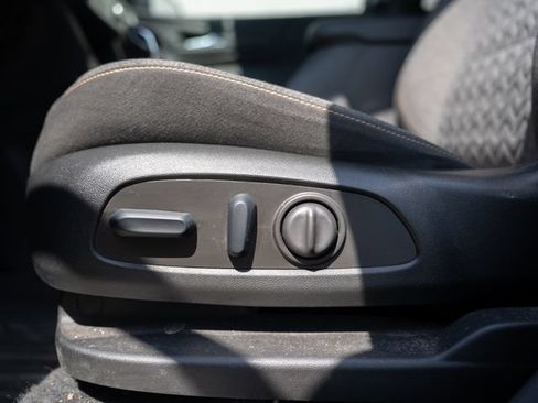 Used 2023 Chevrolet Equinox LT AWD/4WD image 19