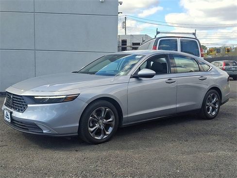 Used 2023 Honda Accord EX image 3