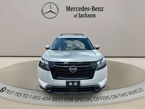 Used 2023 Nissan Pathfinder SV w/ Black Appearance Package AWD/4WD image 3