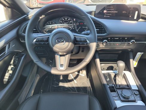 New 2026 MAZDA MAZDA3 Hatchback w/Premium Plus Pkg image 8