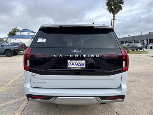 New 2025 Ford Expedition Platinum w/ Driver's Package image 4