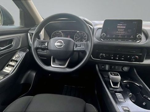 Used 2025 Nissan Rogue S FWD image 8