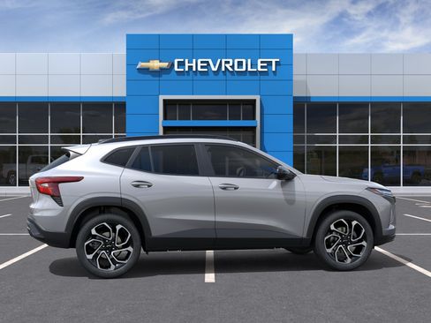 New 2026 Chevrolet Trax RS w/ Driver Confidence Package FWD image 5