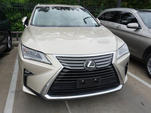Used 2018 Lexus RX 350 FWD w/ Premium Package image 2