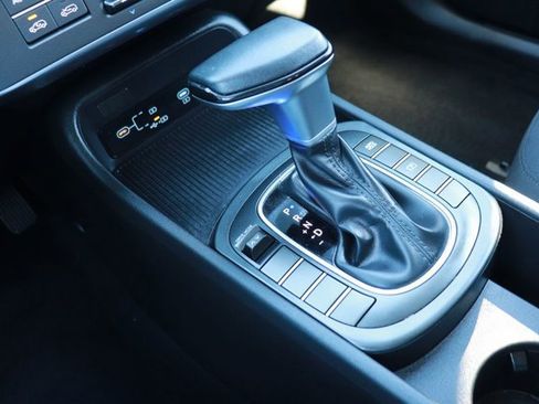 Used 2025 Hyundai Kona SEL image 16