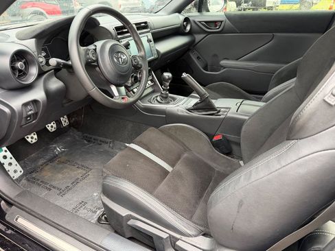 Used 2023 Toyota GR86 Premium w/ ALL Weather Mat Package (TMS) RWD image 10