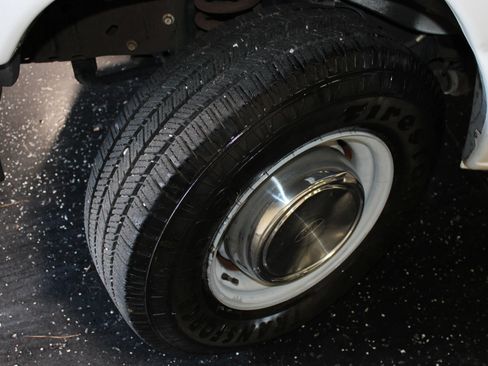 Used 2006 Ford E-350 and Econoline 350 Super Duty RWD image 29