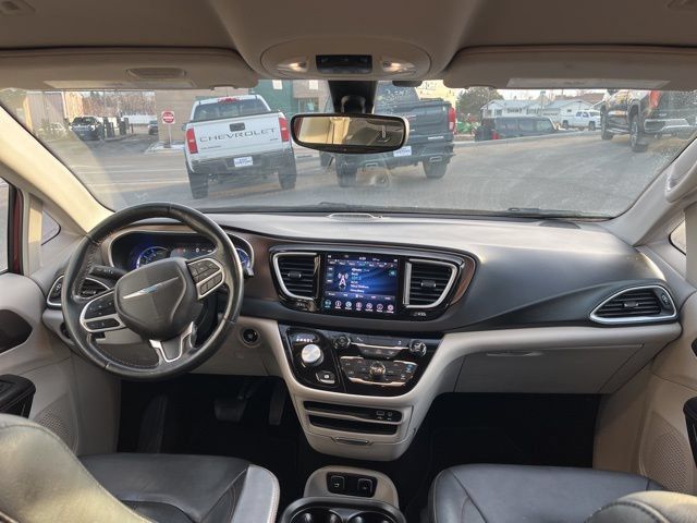 Used 2019 Chrysler Pacifica Touring-L FWD image 39