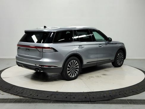 Used 2023 Lincoln Aviator AWD w/ Premium Package image 8