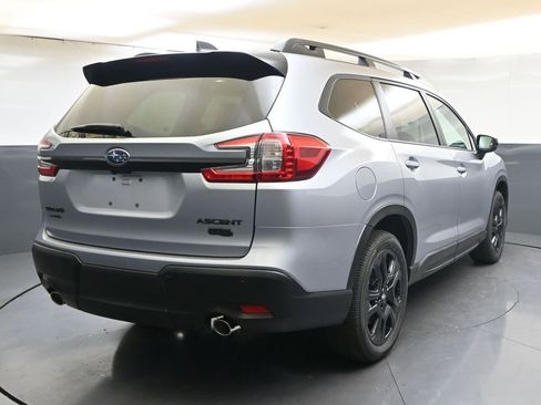 Used 2025 Subaru Ascent Bronze Edition AWD/4WD image 5