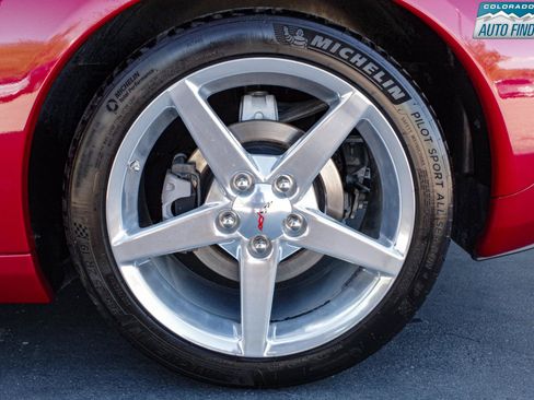 Used 2005 Chevrolet Corvette Coupe w/ Preferred Equipment Group RWD image 21