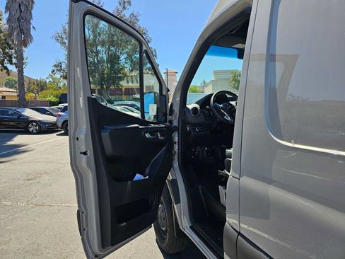 Used 2026 Mercedes-Benz Sprinter 2500 image 18