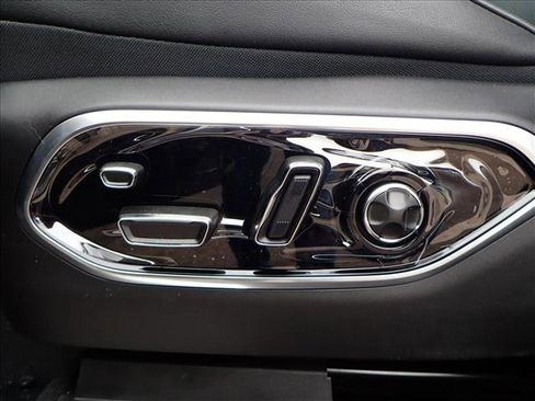 New 2025 Jeep Grand Cherokee L Overland w/ Luxury Tech Group IV image 13