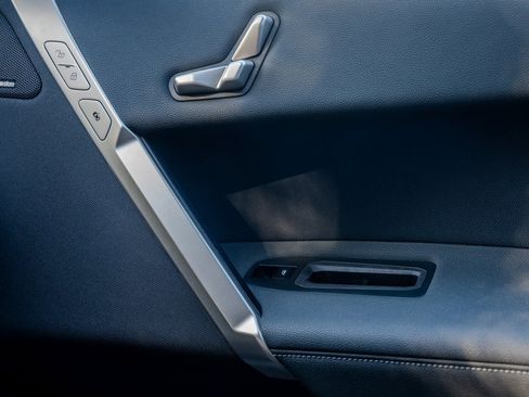 Used 2025 BMW iX xDrive50 image 15