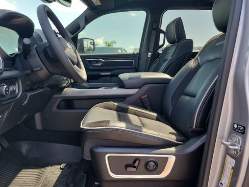 Used 2025 RAM 1500 Laramie w/ Sport Appearance Package RWD image 18