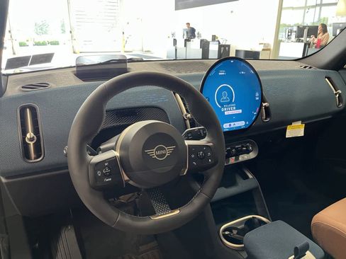 Used 2025 MINI Cooper Countryman S w/ Comfort Package Max image 18