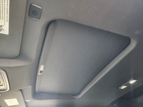 Used 2025 Chevrolet Silverado 2500 ZR2 w/ Technology Package image 27