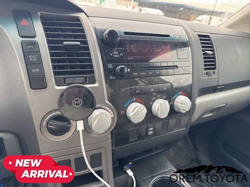 Used 2010 Toyota Tundra 4x4 CrewMax image 12