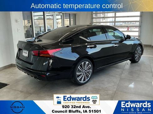 Used 2024 Nissan Altima 2.5 SL FWD image 9