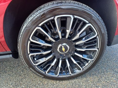 Used 2025 Chevrolet Tahoe High Country image 34