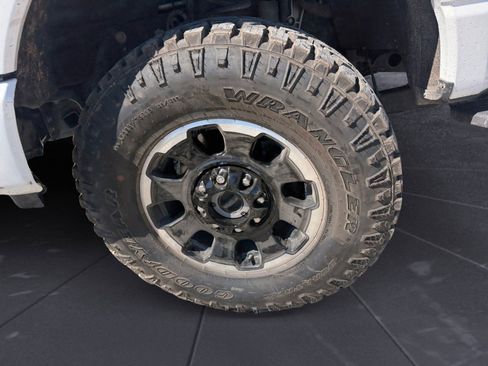 Used 2024 Ford F250 Platinum w/ Tremor Off-Road Package AWD/4WD image 14