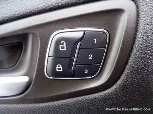 Used 2016 Ford Escape Titanium image 11