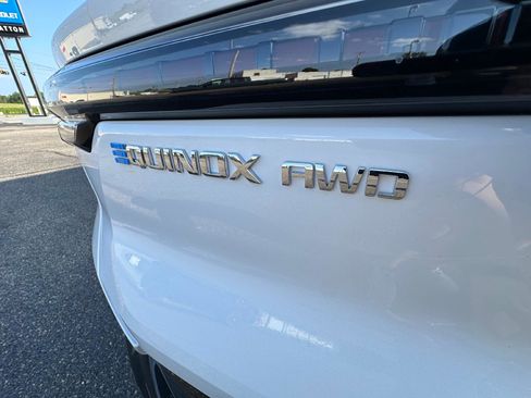 New 2025 Chevrolet Equinox EV LT image 27