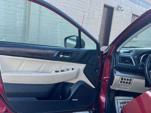 Used 2019 Subaru Outback 2.5i Limited w/ Popular Package #2 image 10