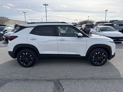 Used 2022 Chevrolet TrailBlazer LT w/ Convenience Package image 3