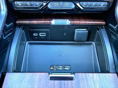 Used 2023 GMC Yukon Denali Ultimate image 18