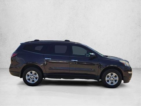 Used 2017 Chevrolet Traverse LS FWD image 4