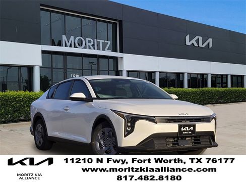 New 2025 Kia K4 LX image 1