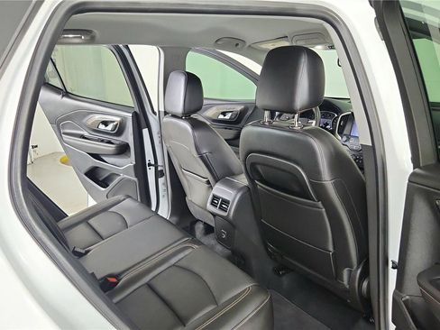 Used 2021 GMC Terrain SLT image 25