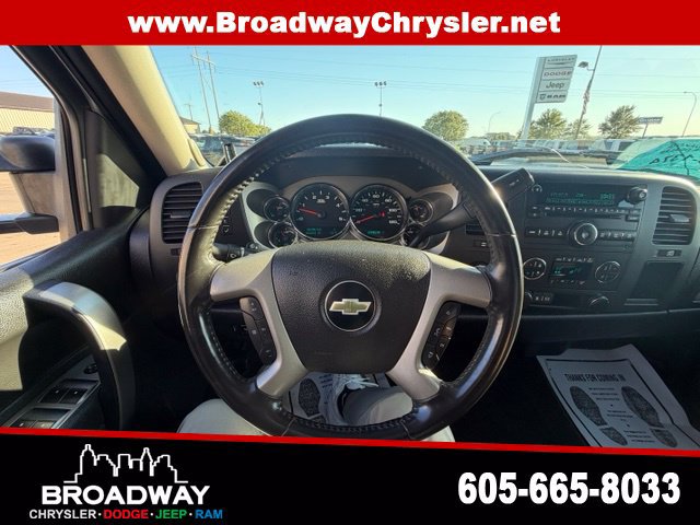 Used 2011 Chevrolet Silverado 2500 LT w/ Interior Plus Package AWD/4WD image 15
