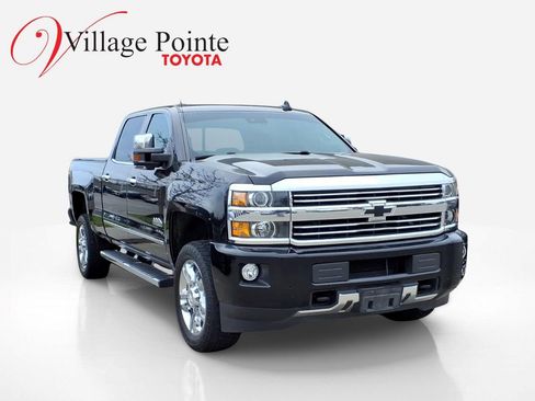 Used 2017 Chevrolet Silverado 2500 High Country image 3