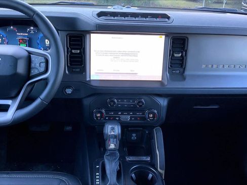 New 2025 Ford Bronco Badlands image 6