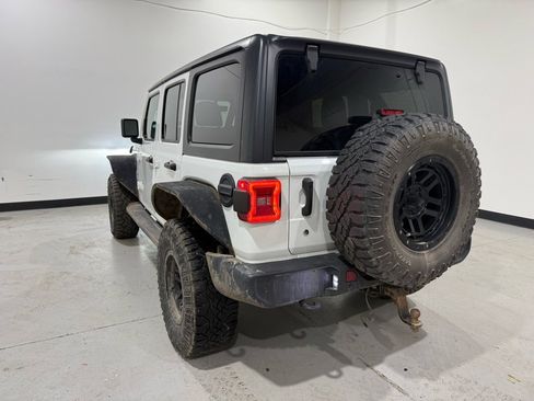 Used 2019 Jeep Wrangler Unlimited Sahara w/ Dual Top Group image 8