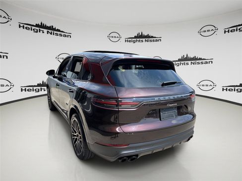 Used 2022 Porsche Cayenne Platinum Edition AWD/4WD image 4