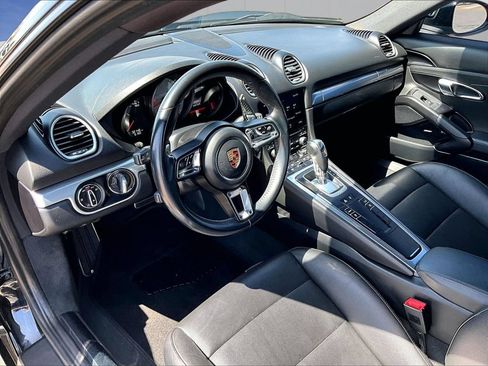 Used 2018 Porsche 718 Cayman S RWD image 4