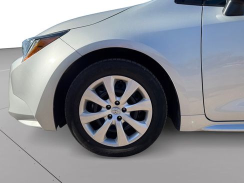 Used 2025 Toyota Corolla LE FWD image 9