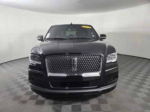 Used 2024 Lincoln Navigator Reserve AWD/4WD image 3