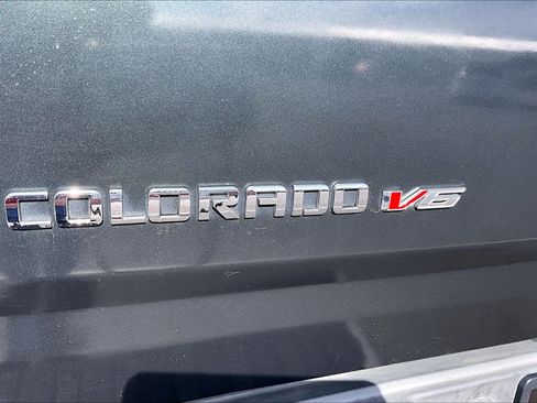 Used 2018 Chevrolet Colorado Z71 image 29