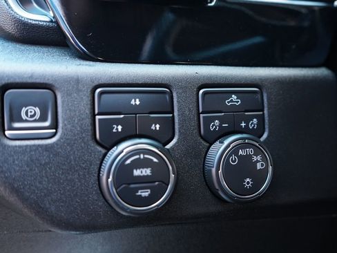 Used 2024 Chevrolet Silverado 2500 LT AWD/4WD image 30
