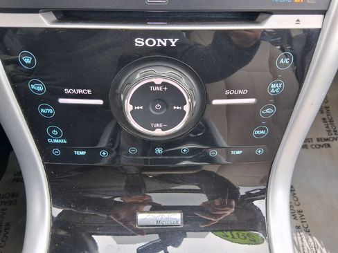 Used 2012 Ford Edge Limited image 23