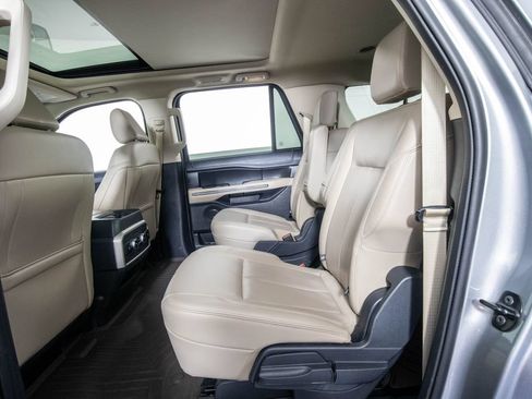 Used 2024 Ford Expedition Max XLT RWD image 10