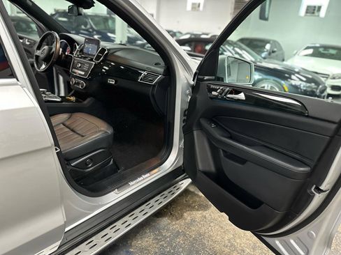 Used 2019 Mercedes-Benz GLS 450 4MATIC w/ Premium 1 Package image 32